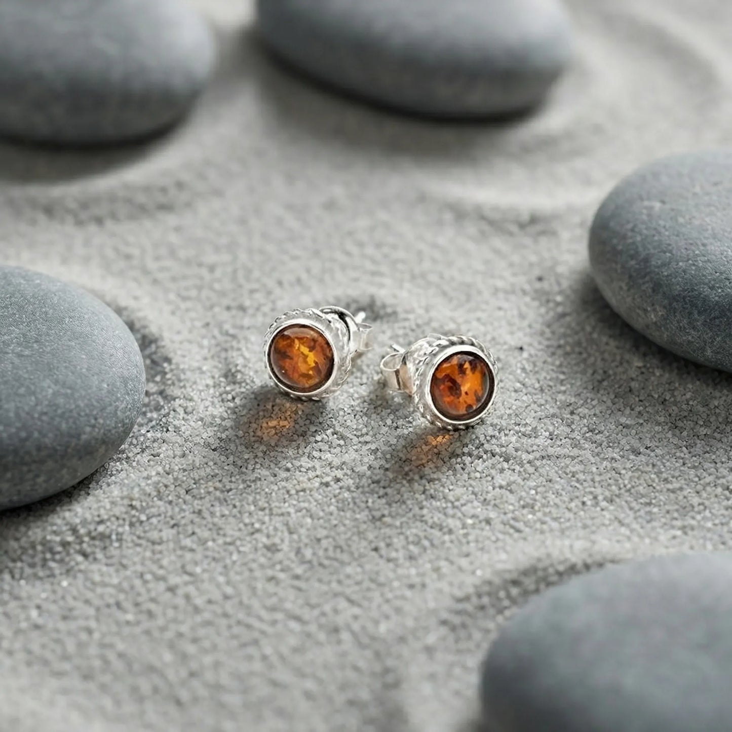 Clous ambre cognac rond argent rhodié 925 modèle 213R - zoom