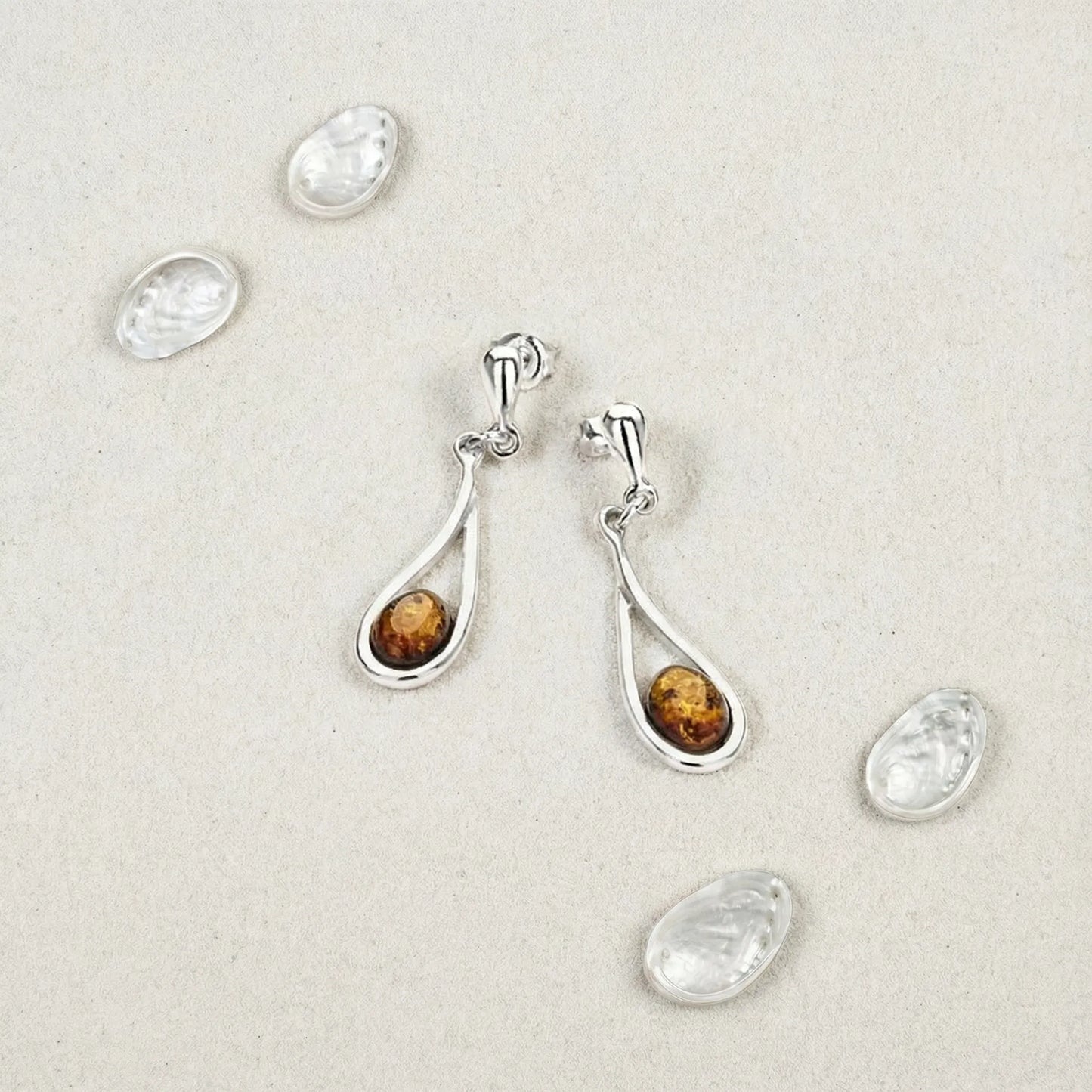 Boucles d'oreilles ambre cognac goutte argent rhodié 925 - zoom