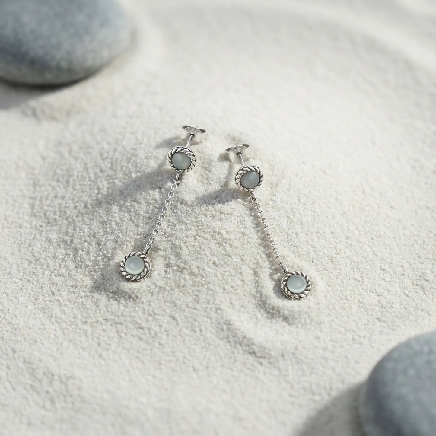 Boucles d'oreilles pendantes agate aqua en argent rhodié 925 - zoom