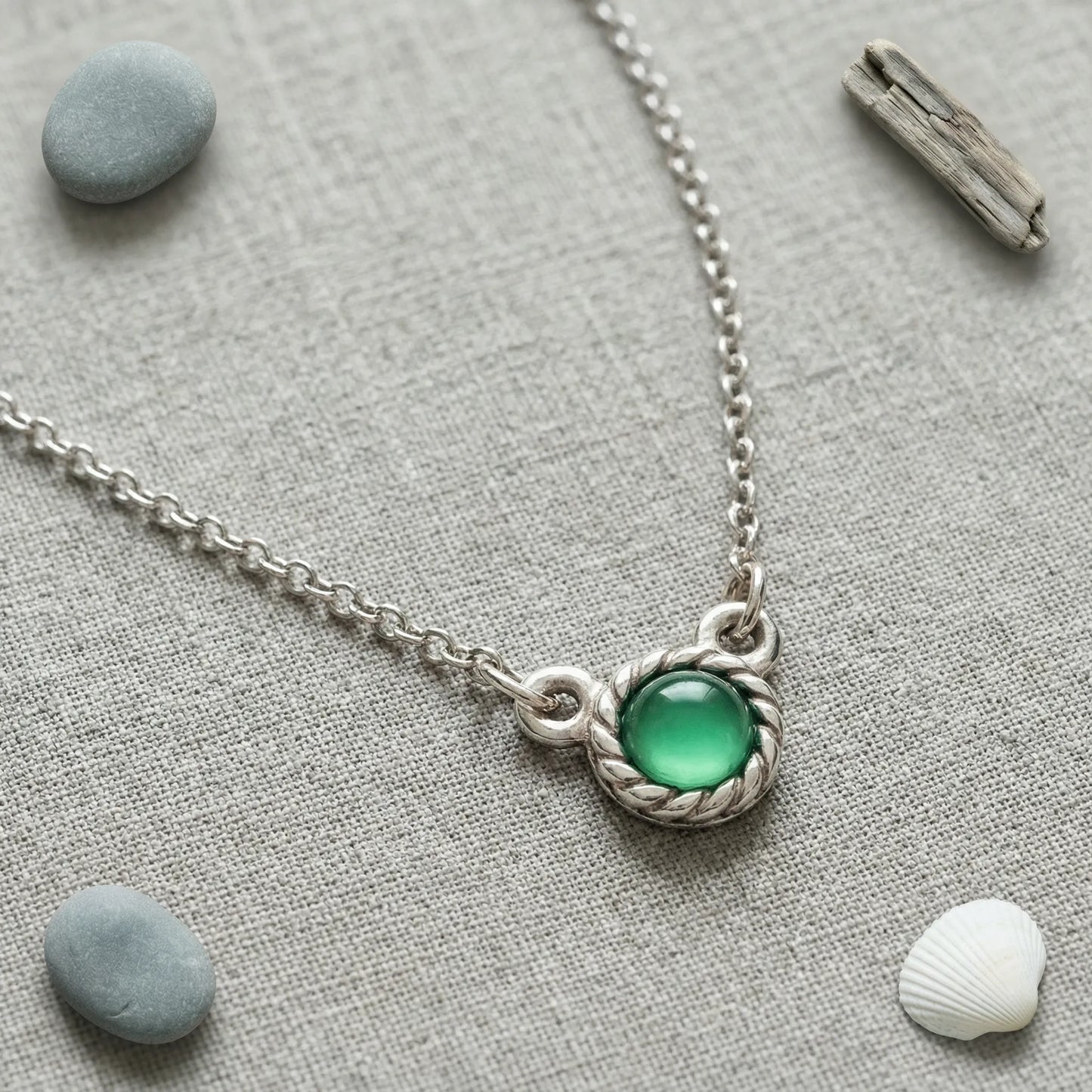 Collier agate verte ronde en argent rhodié 925 - zoom