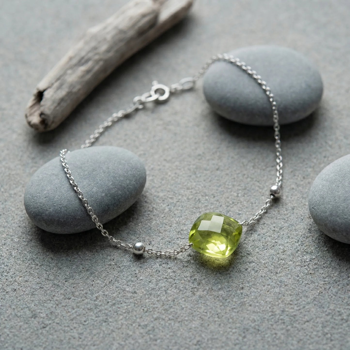 Bracelet quartz jaune coussin en argent rhodié 925 - zoom