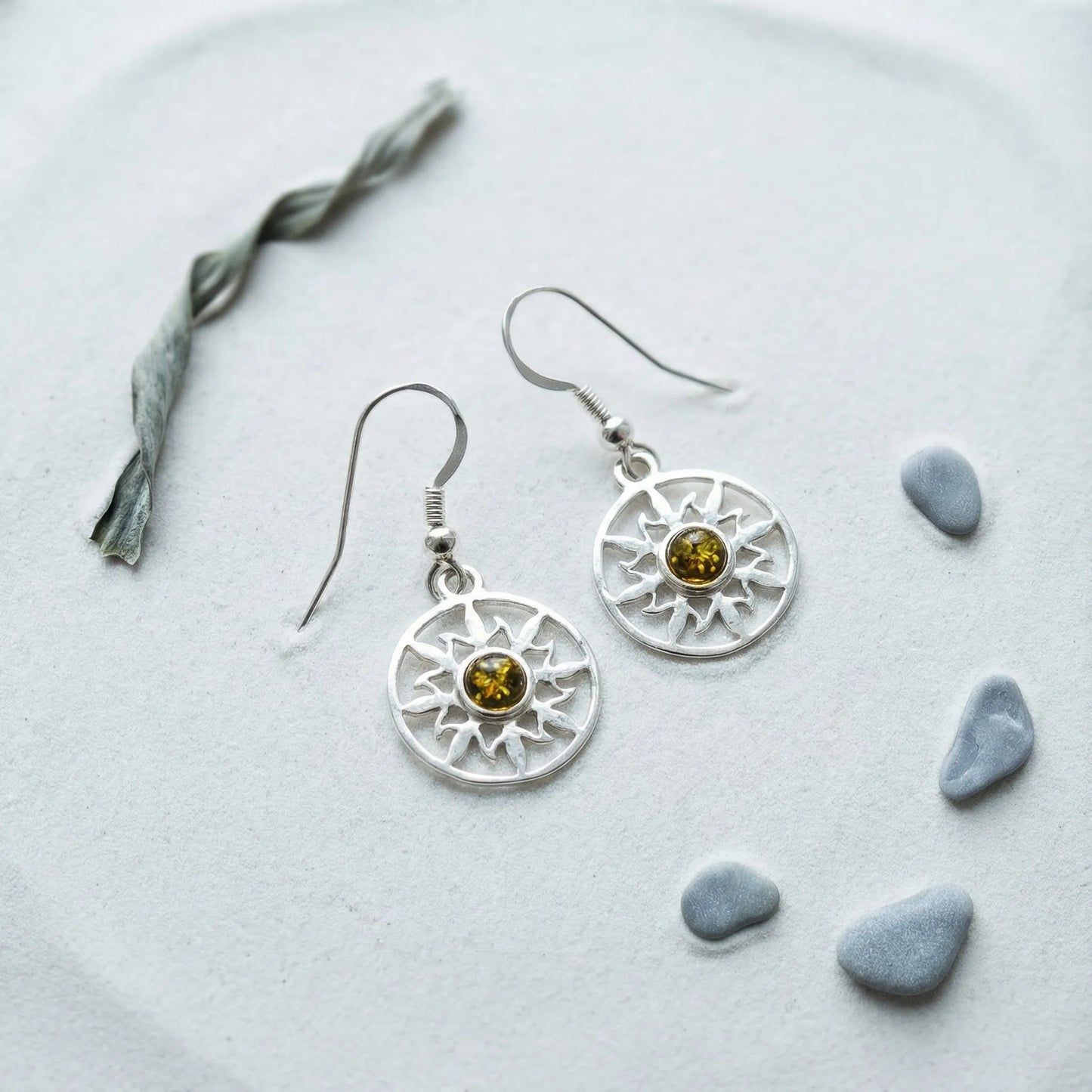 Boucles d'oreilles soleil ambre vert modèle 0KVR argent - zoom