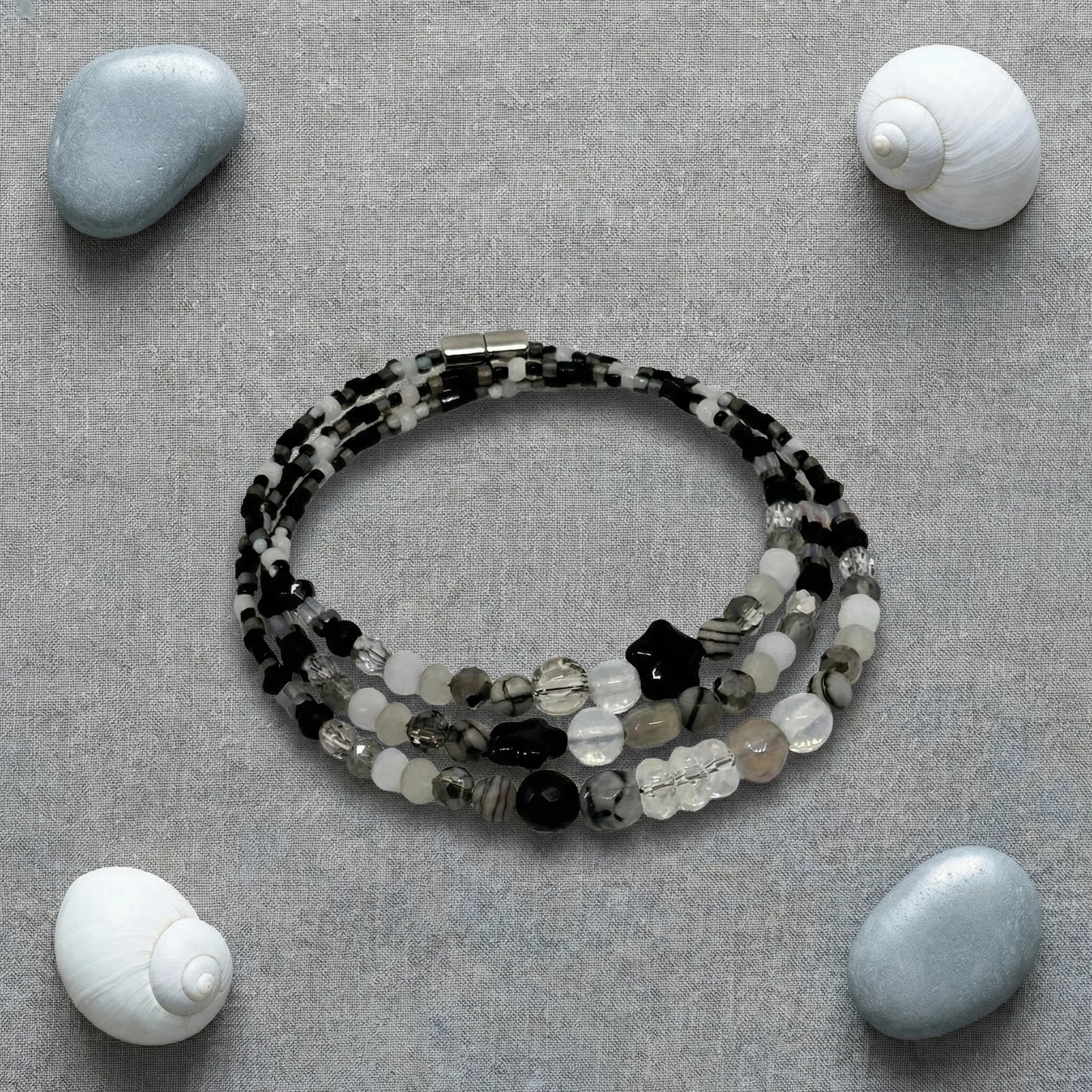 AMSTERDAM - Bracelet femme 3 rangs onyx noir - zoom
