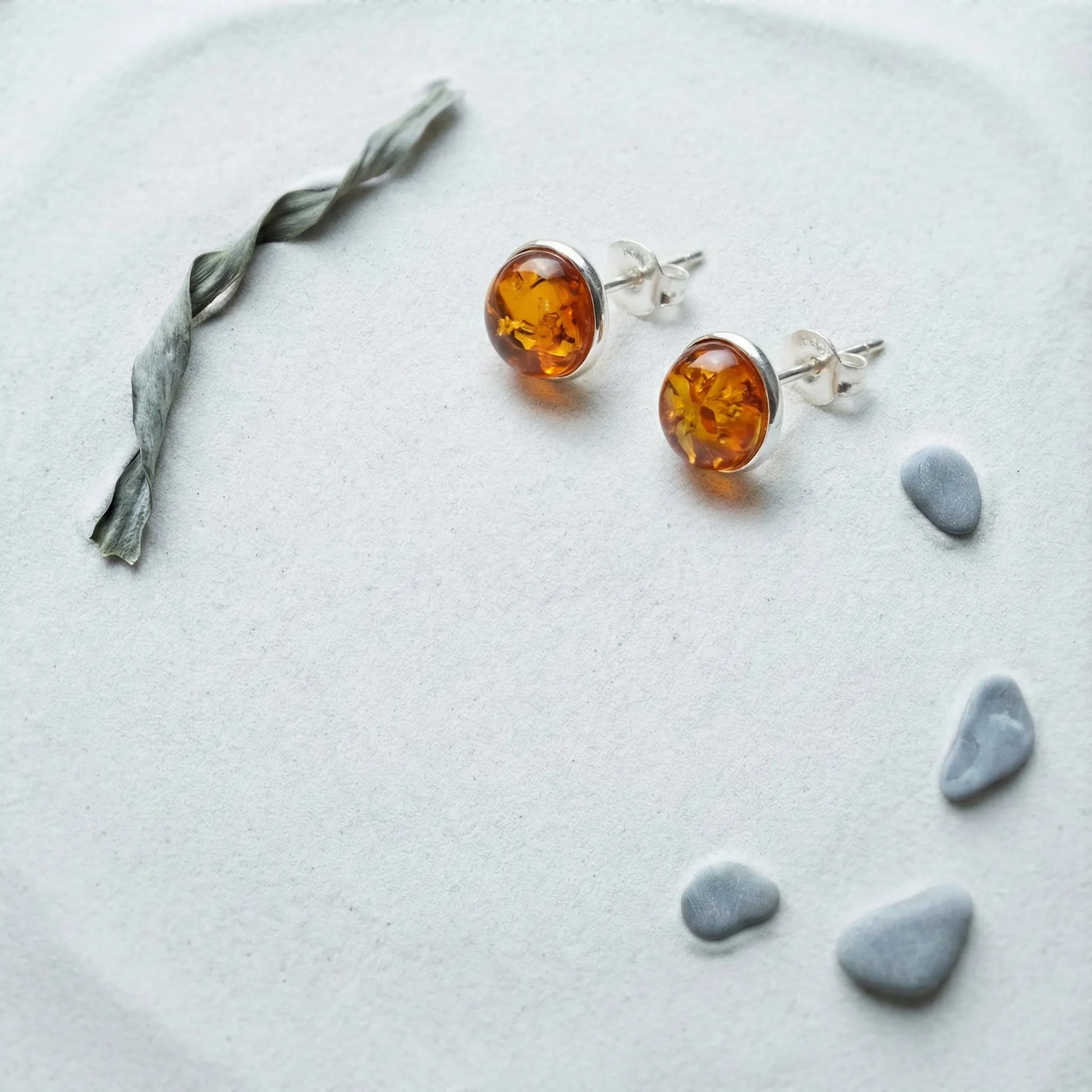 Boucles d'oreilles ambre cognac ovale argent rhodié 925 - zoom