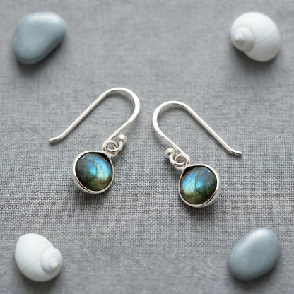 Boucles d'oreilles labradorite pendantes en argent rhodié - zoom