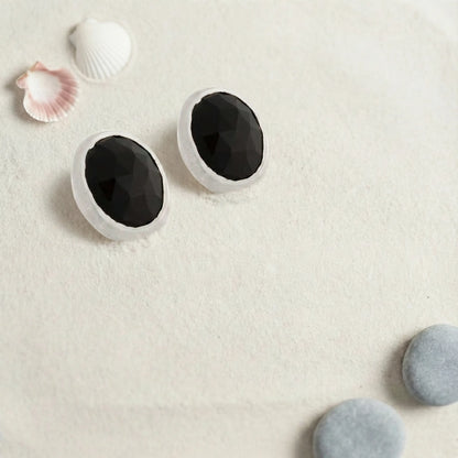 Boucles d'oreilles onyx noir ovale en argent rhodié 925 - zoom