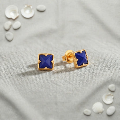 Puces d'oreilles lapis-lazuli carré en argent doré 925 - zoom