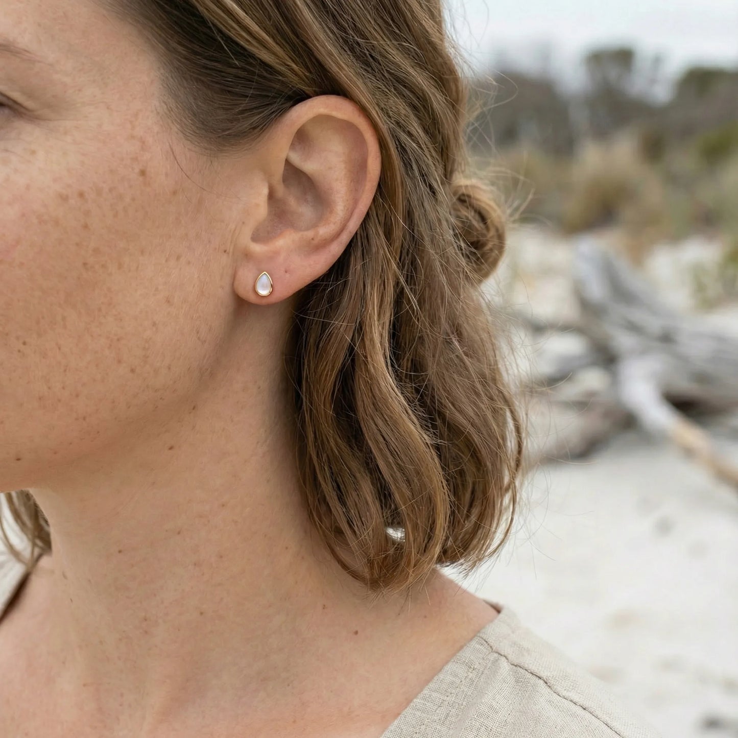 Boucles d'oreilles pierre de lune rose goutte argent doré - vue detail