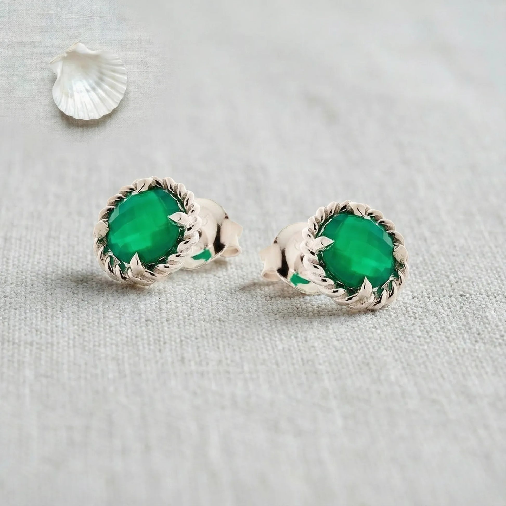 Boucles d'oreilles onyx vert ronde en argent rhodié 925 - zoom