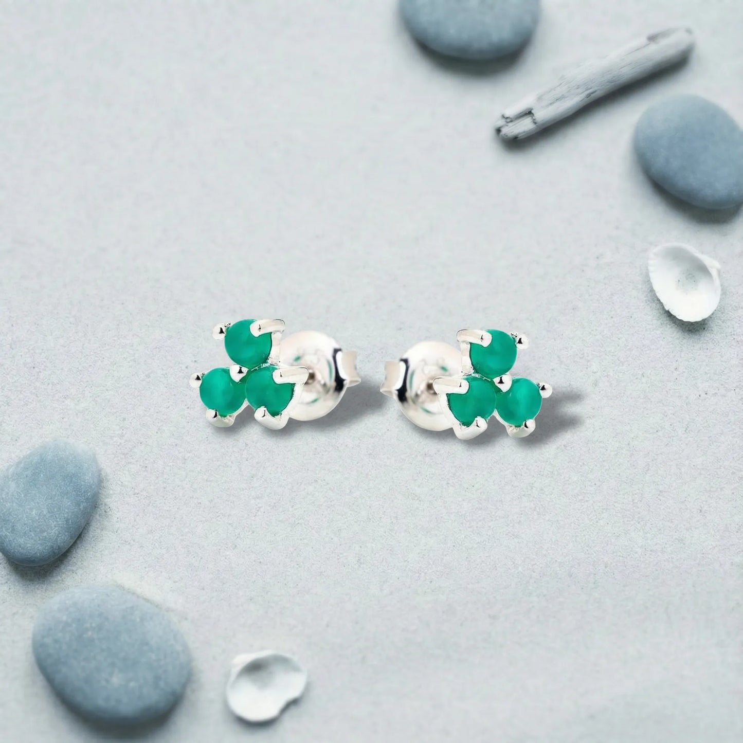 Boucles d'oreilles onyx vert puces en argent rhodié 925 - zoom