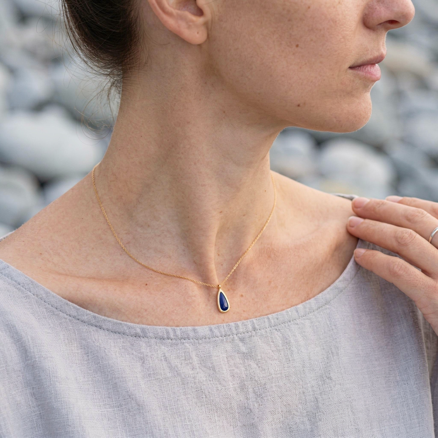 Collier lapis-lazuli goutte en argent doré 925 - vue detail