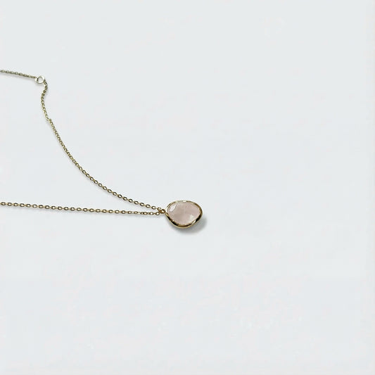 Collier quartz rose irrégulière en argent doré 925
