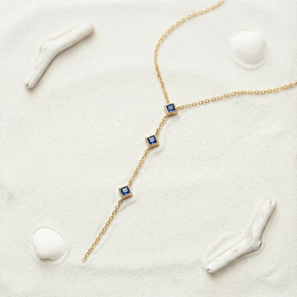 Collier lapis-lazuli carré en argent doré 925 - zoom