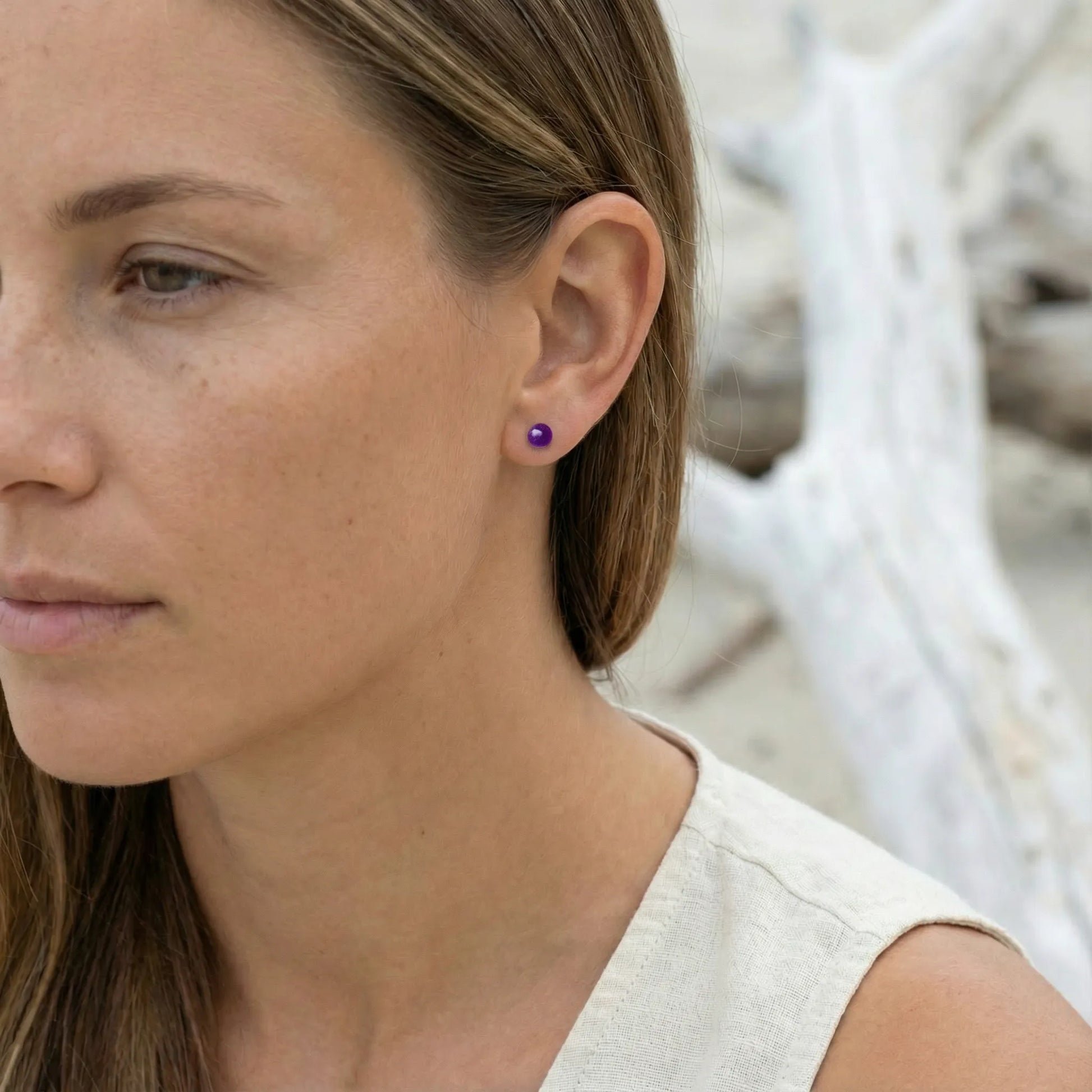 Boucles d'oreilles améthyste puces en argent rhodié 925 - vue detail