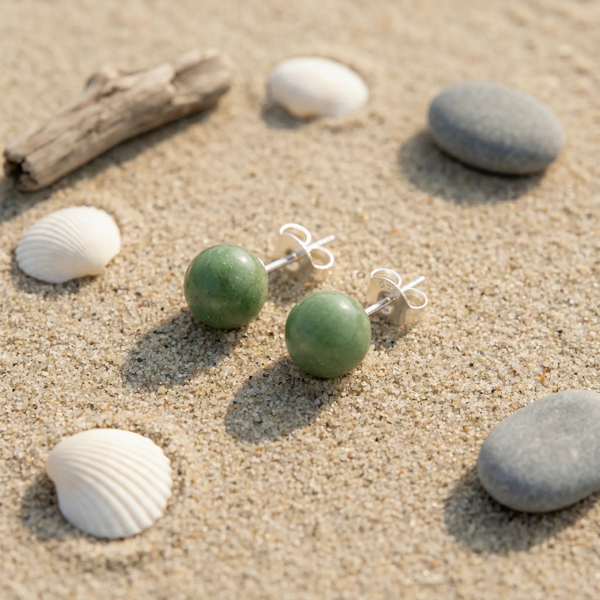 Boucles d'oreilles aventurine verte boule en argent rhodié - zoom