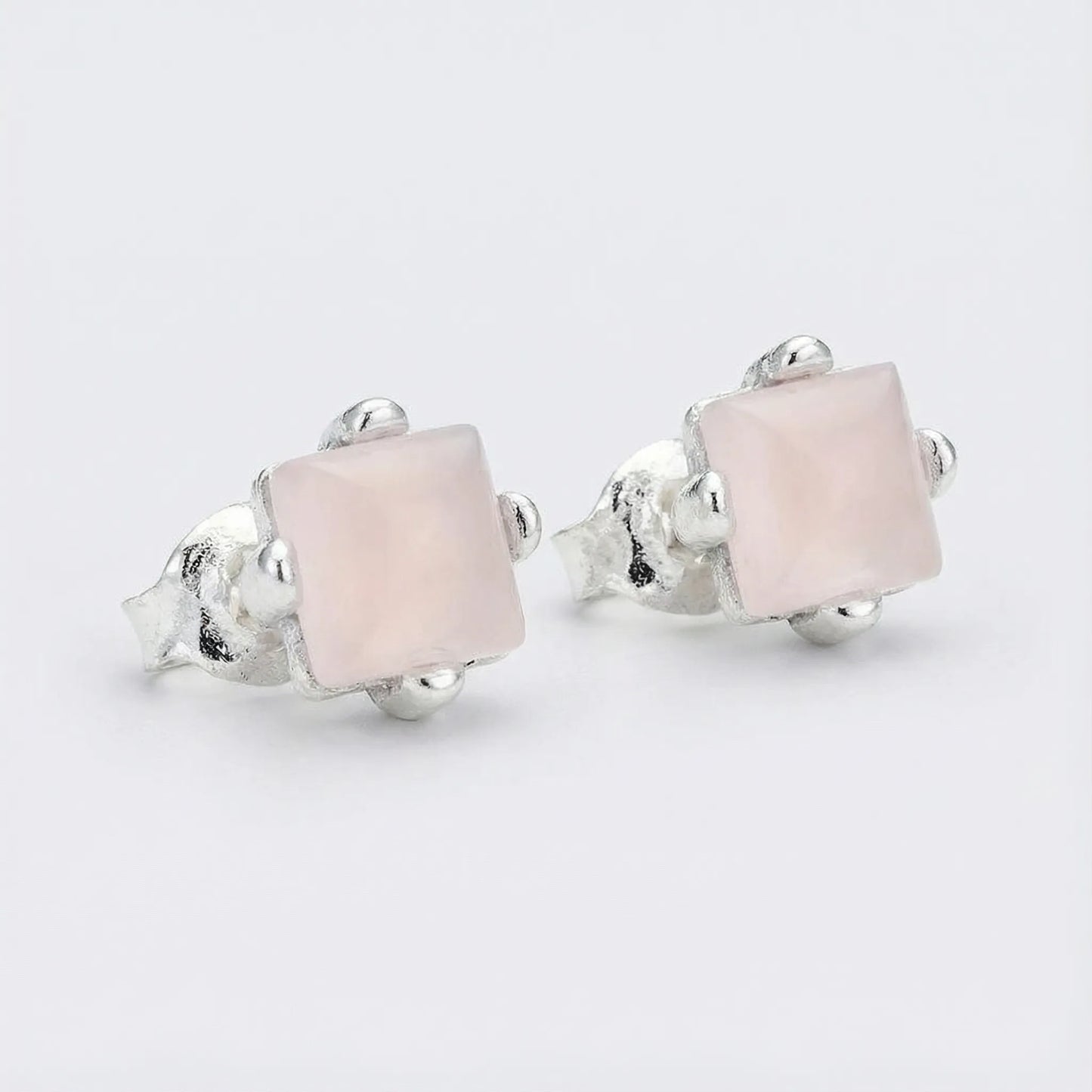 Boucles d'oreilles quartz rose puces en argent rhodié 925