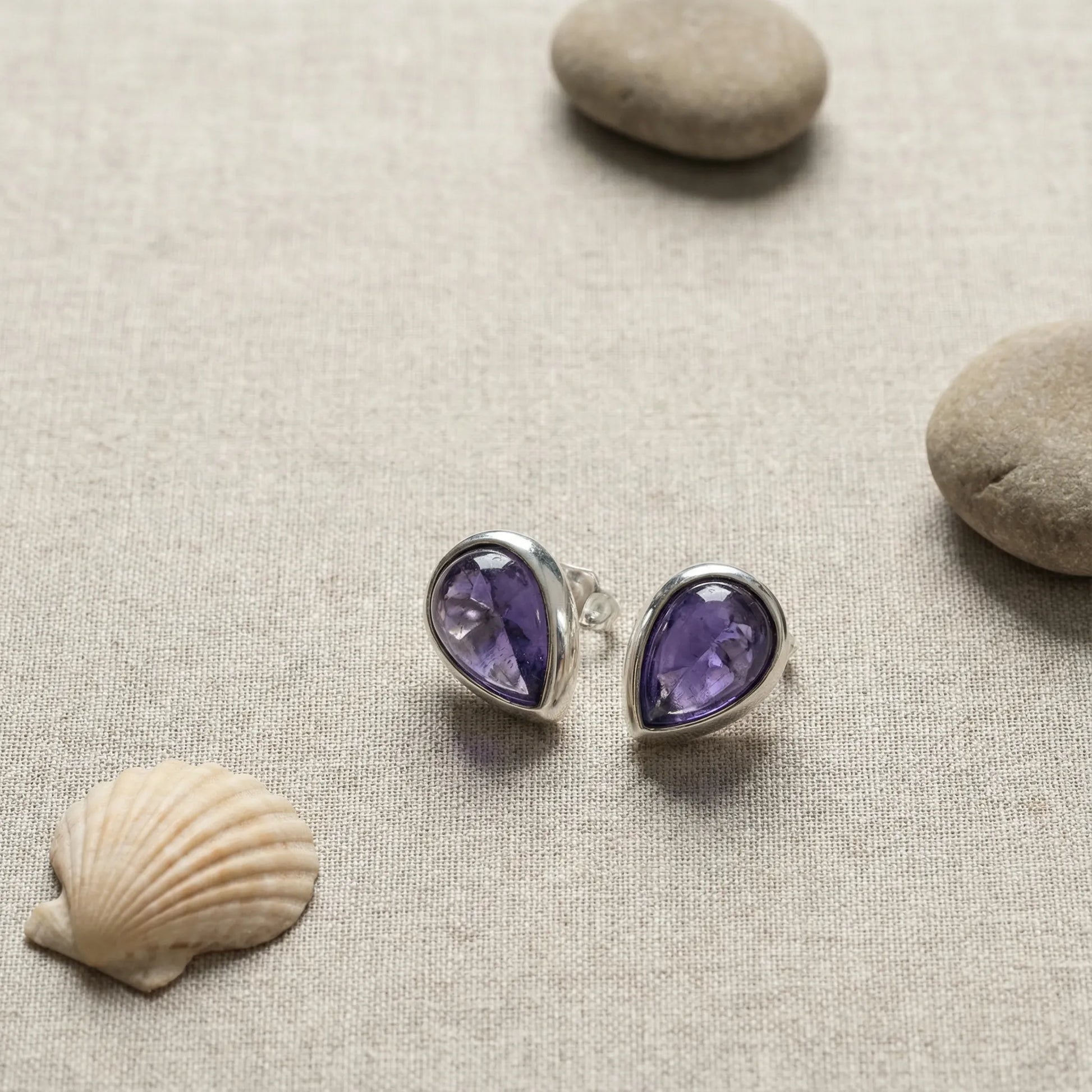 Boucles d'oreilles améthyste goutte en argent rhodié 925 - zoom