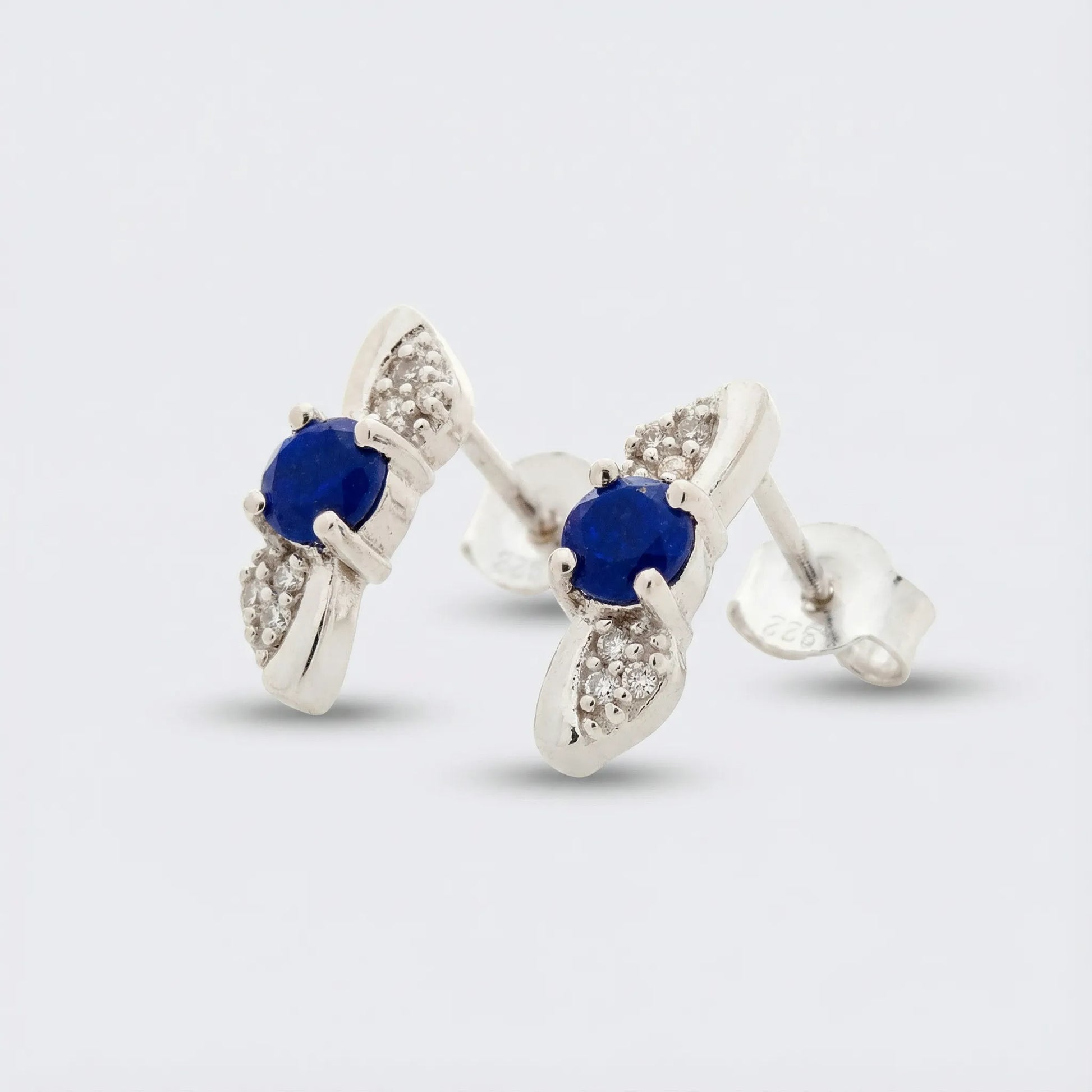 Puces lapis lazuli rondes en argent rhodié 925