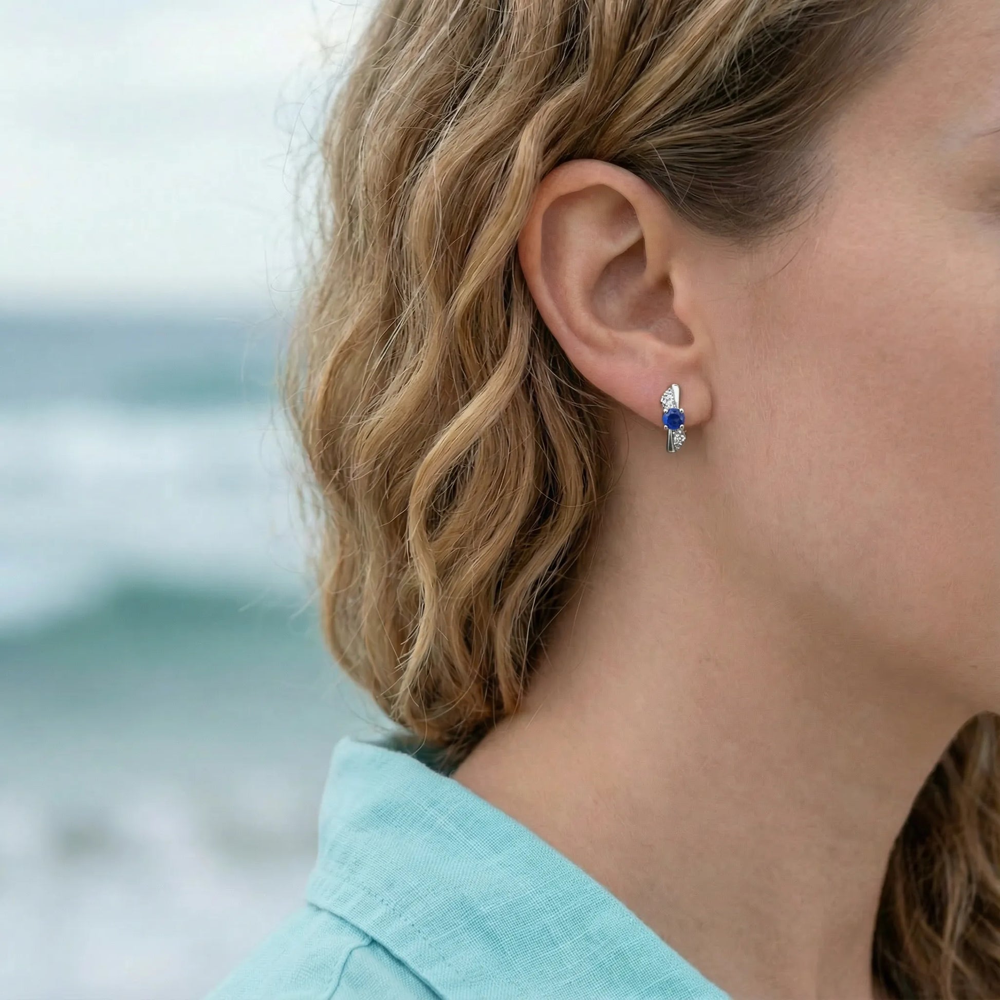 Puces lapis lazuli rondes en argent rhodié 925 - vue detail