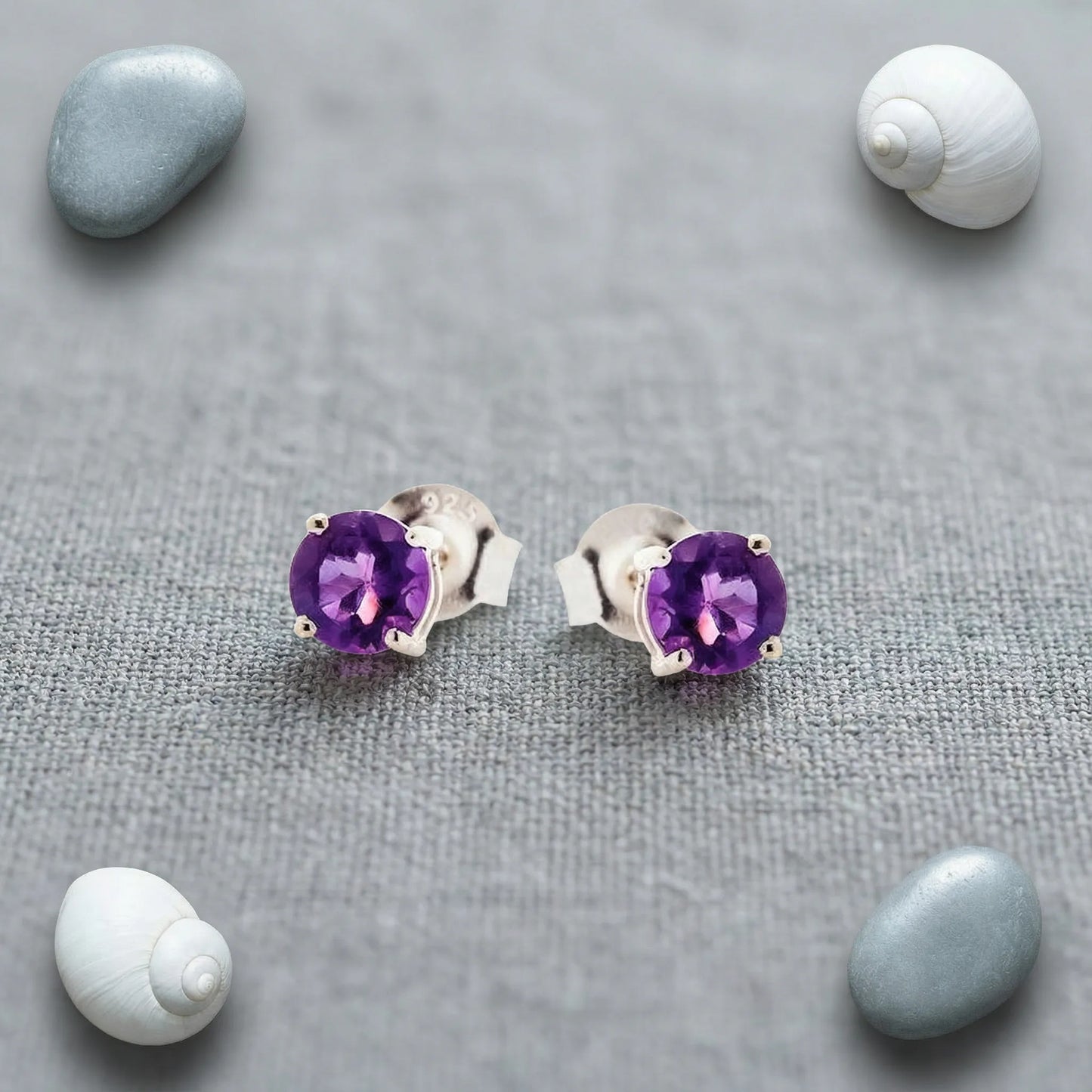 Boucles d'oreilles améthyste violette ronde en argent - zoom