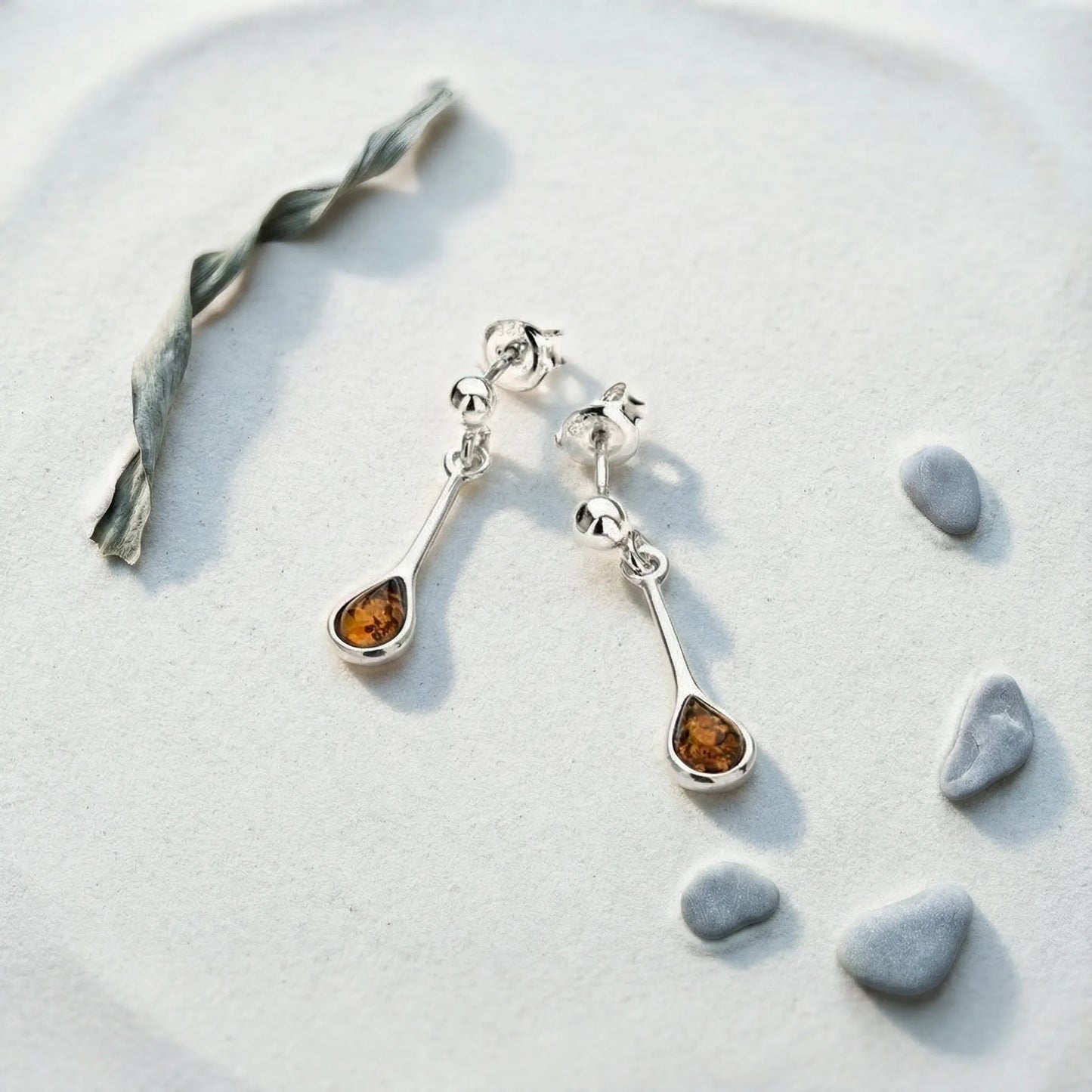 Boucles ambre goutte argent rhodié 925 modèle 070R - zoom