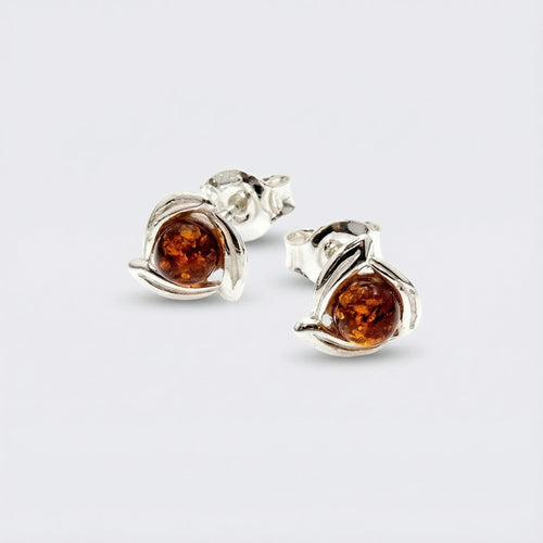 Clous d'oreilles ambre cognac de la mer Baltique boule en argent rhodié 925