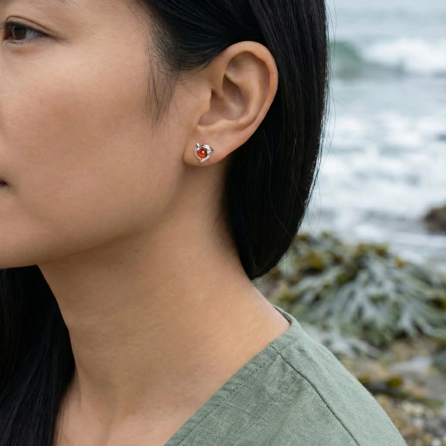 Boucles d'oreilles ambre cognac boule modèle K21R argent - vue detail