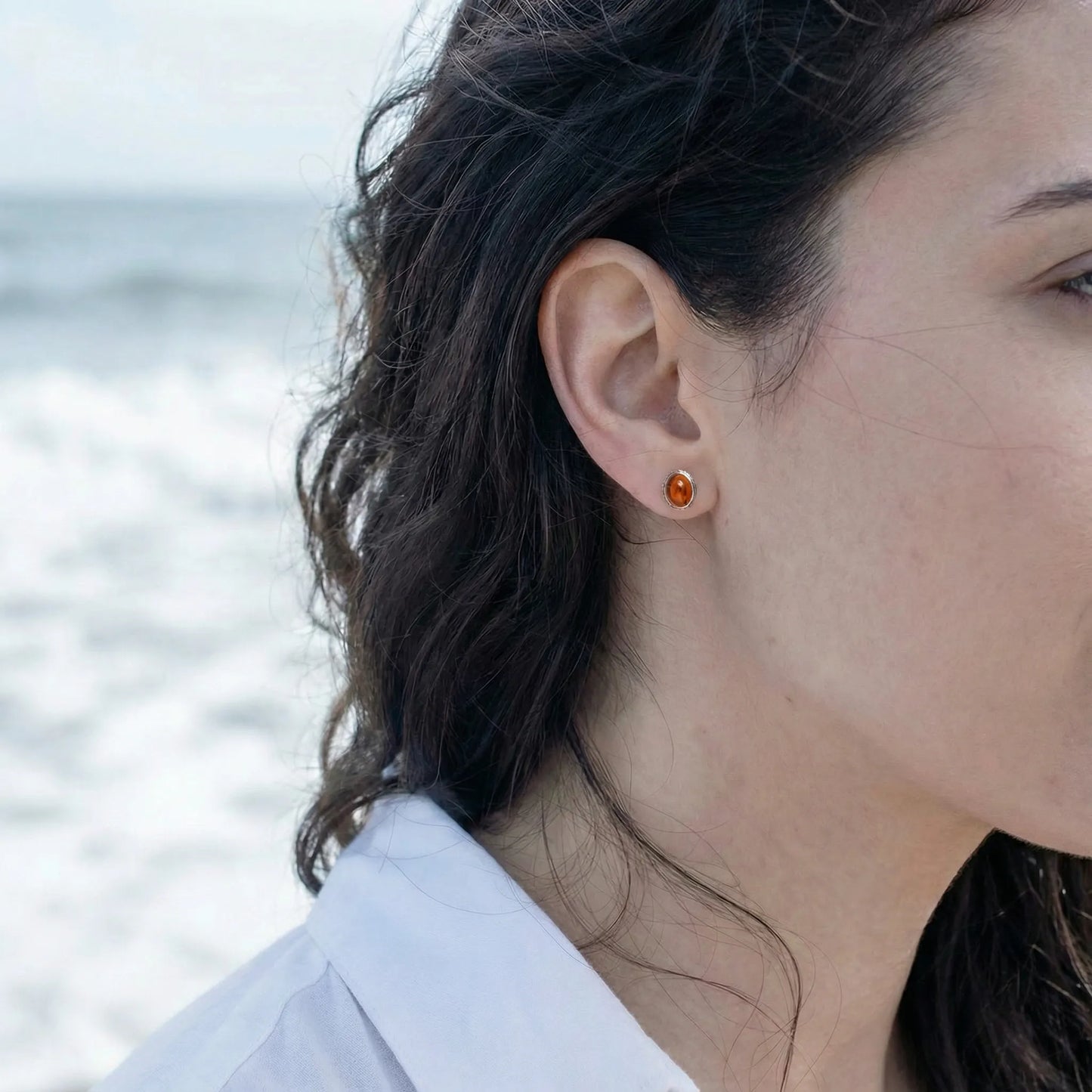 Boucles d'oreilles ambre cognac ovale en argent vieilli 925 - porte