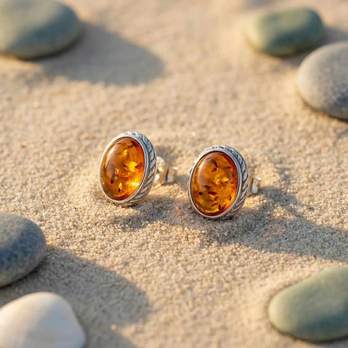 Boucles d'oreilles ambre cognac ovale en argent vieilli 925 - zoom