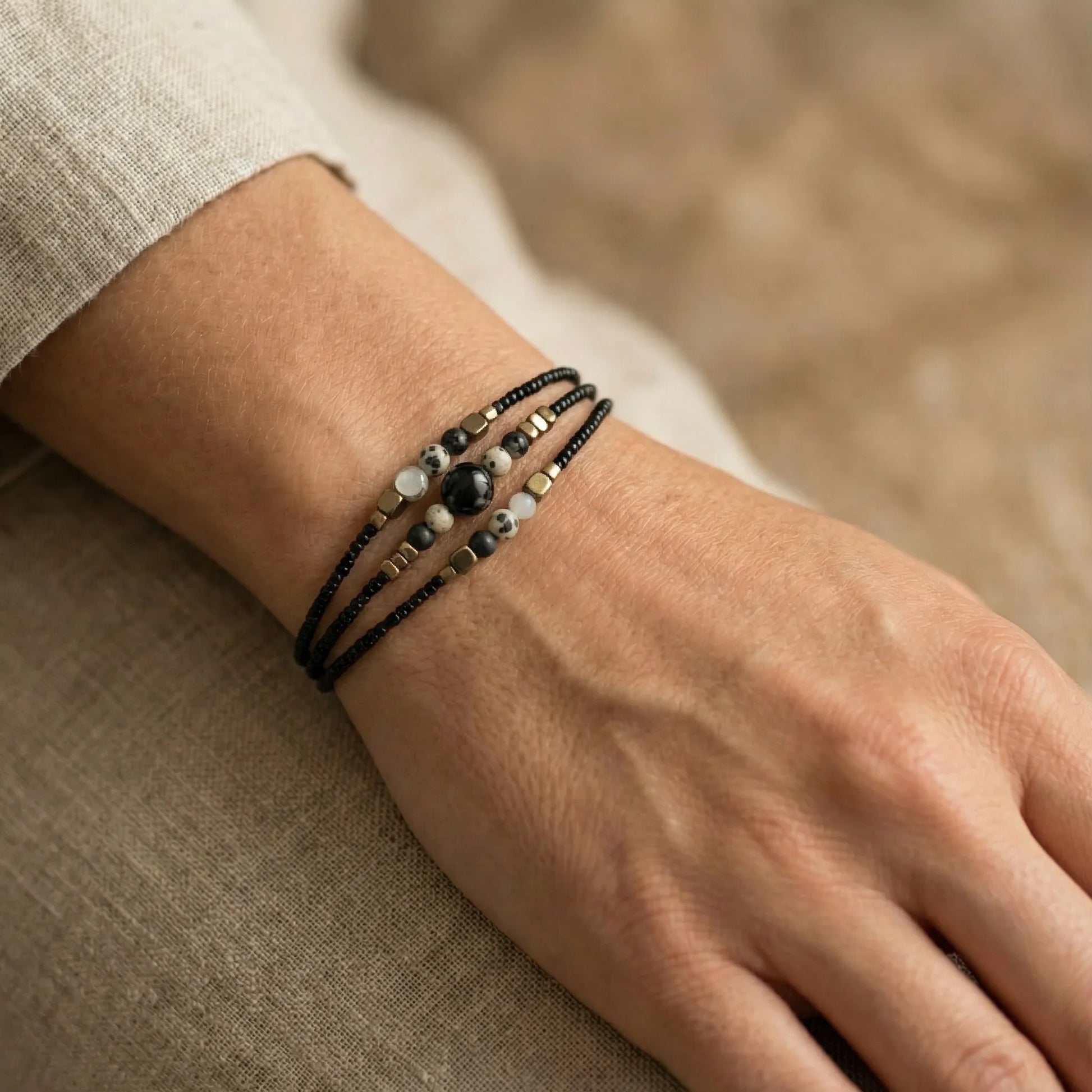 ANGKOR - Bracelet femme 3 rangs jaspe dalmatien - vue detail