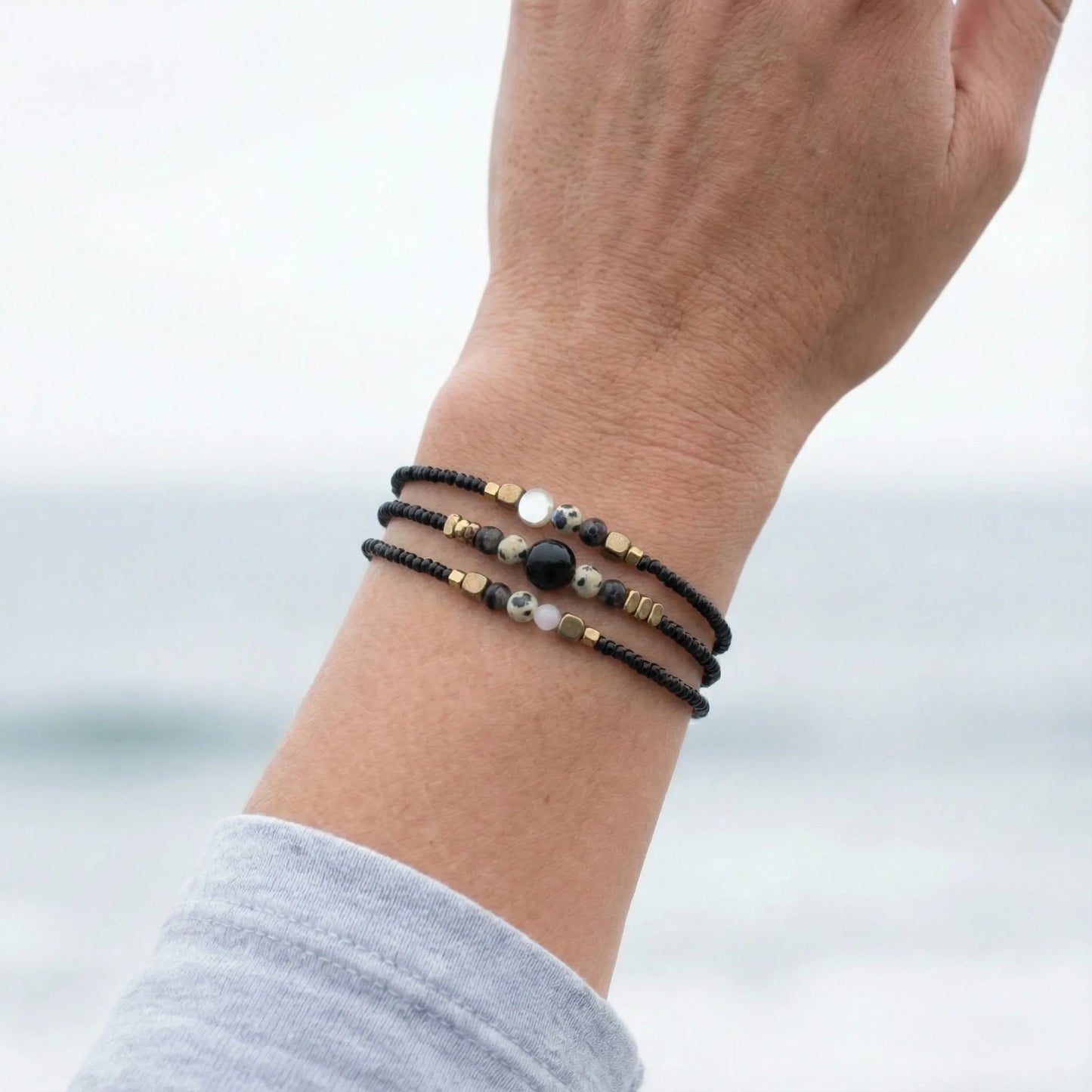 ANGKOR - Bracelet femme 3 rangs jaspe dalmatien - porte