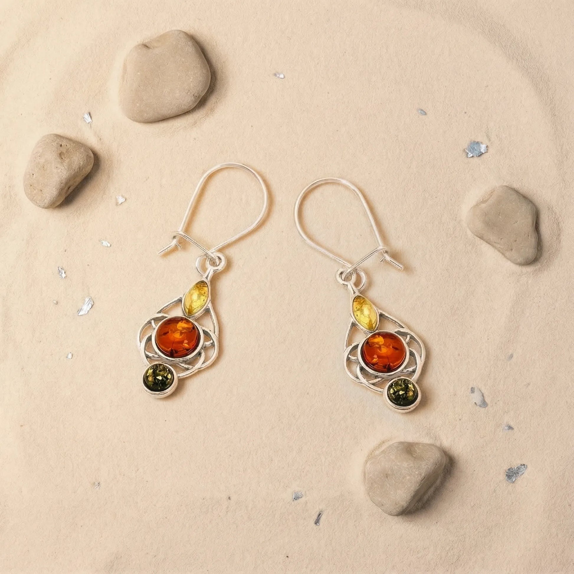 Boucles d'oreilles ambre multicolore pendantes modèle 16MR - zoom